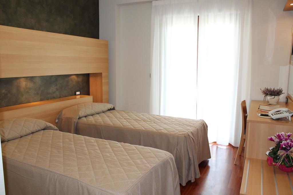 Halanus Hotel And Resort Alanno Quarto foto